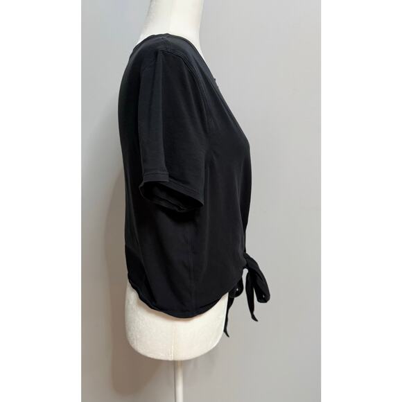 Lululemon Tie Front Black Short Sleeve Crewneck T Shirt Size 8 med short sleeve - Picture 3 of 4